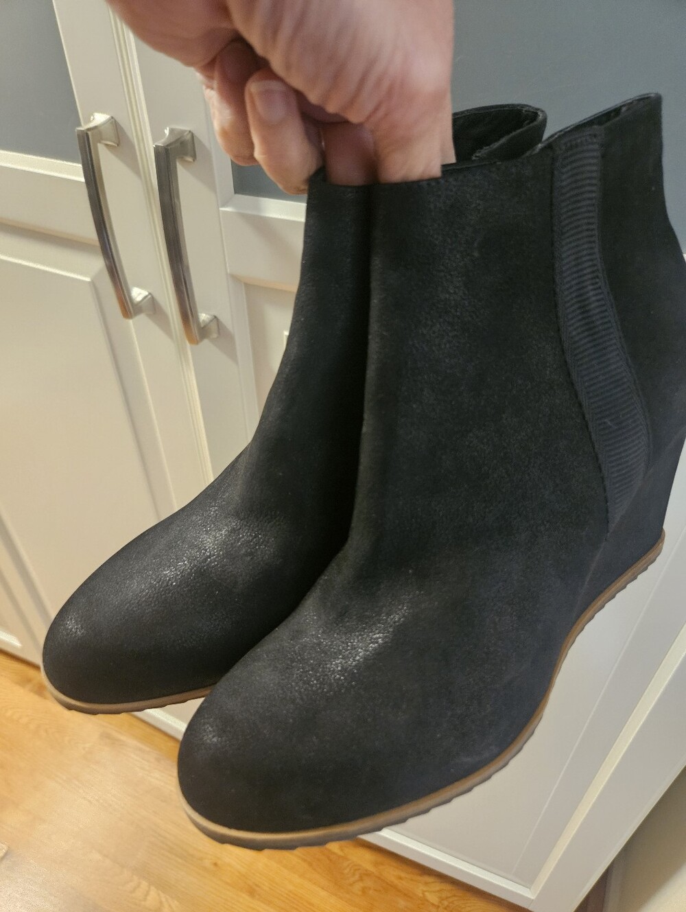(NEW) Women’s Black Suede Ankle Boot